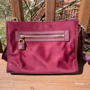 Michael Kors nylon handbag near mint condition!